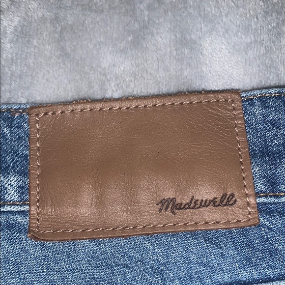 Madewell womens  Distressed Denim Shorts Sz 32 17 in long - Picture 4 of 4